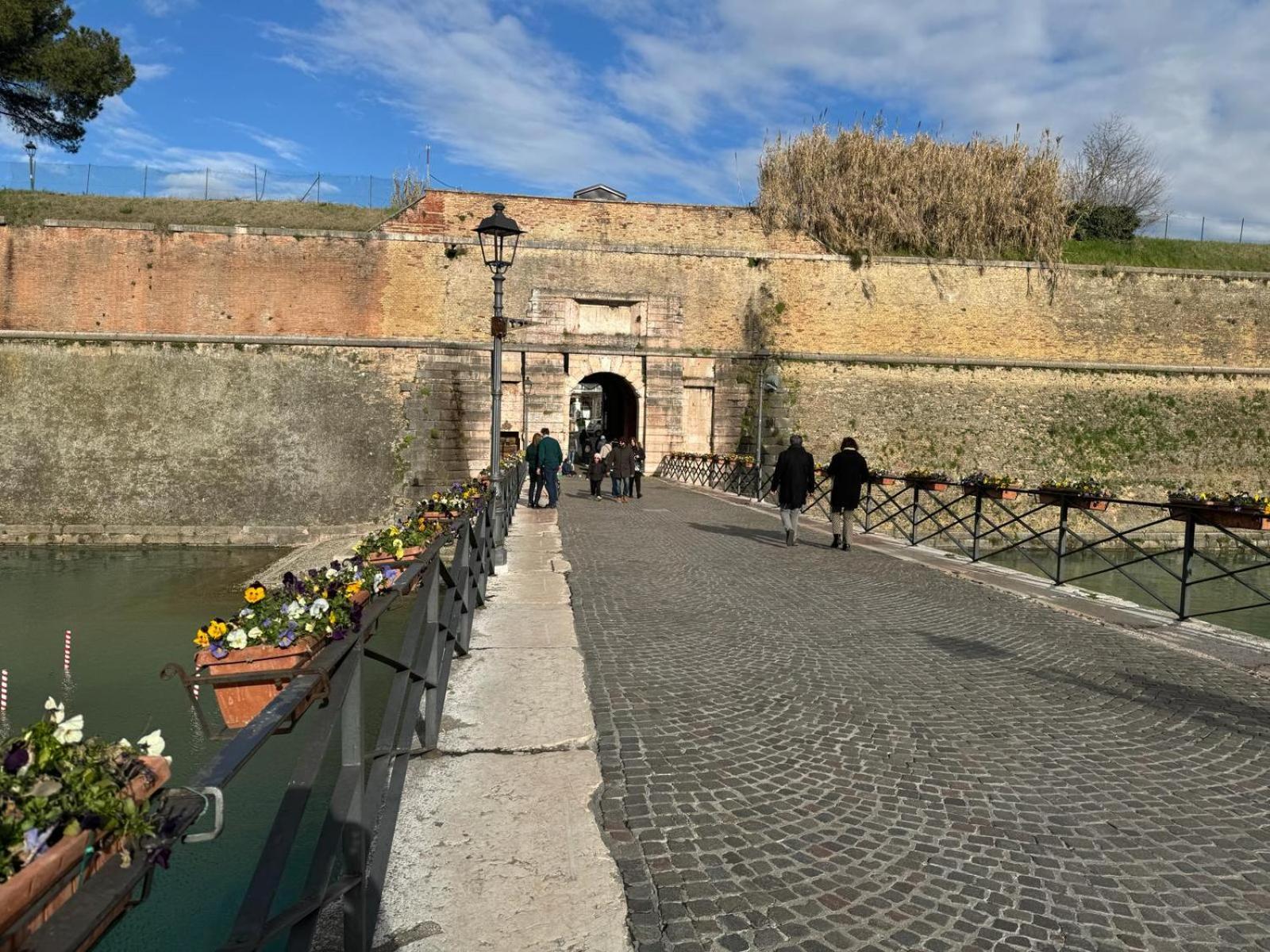 Residenza Giovanni Fronte Lago - Residence Garda Lago Peschiera del Garda Eksteriør billede