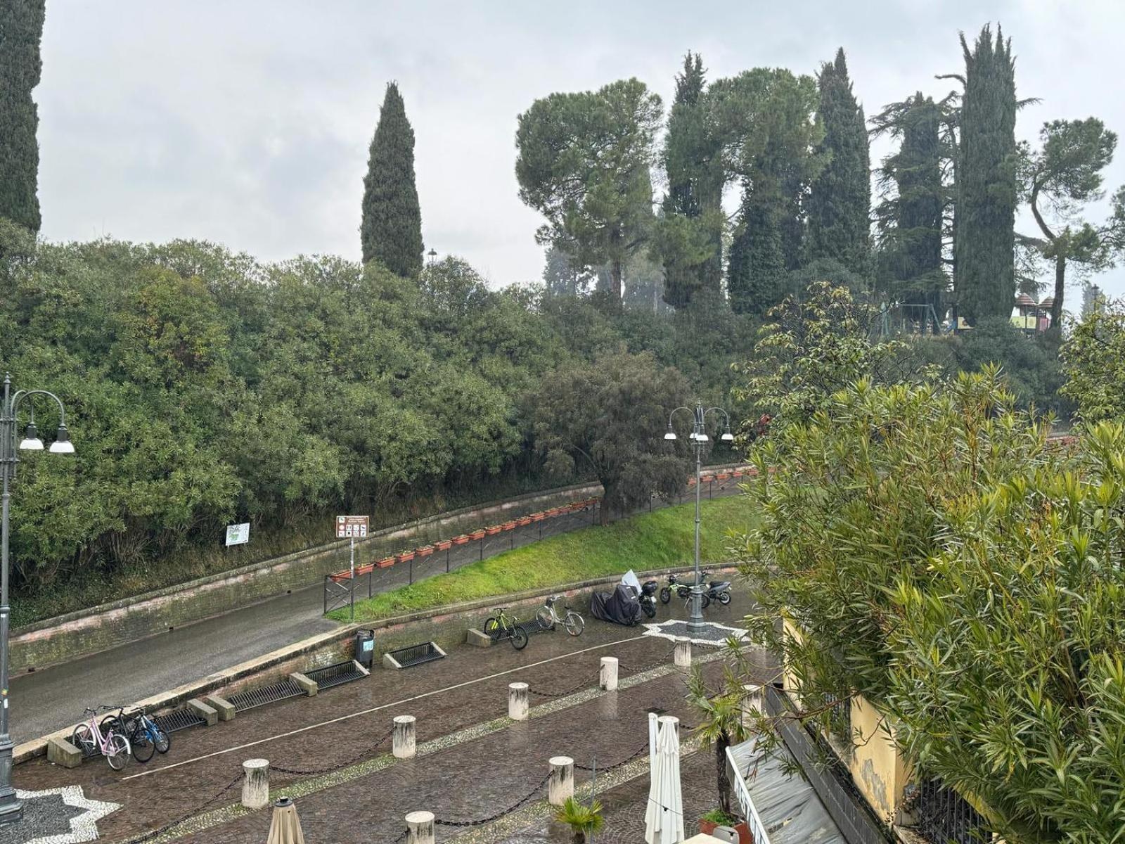 Residenza Giovanni Fronte Lago - Residence Garda Lago Peschiera del Garda Eksteriør billede