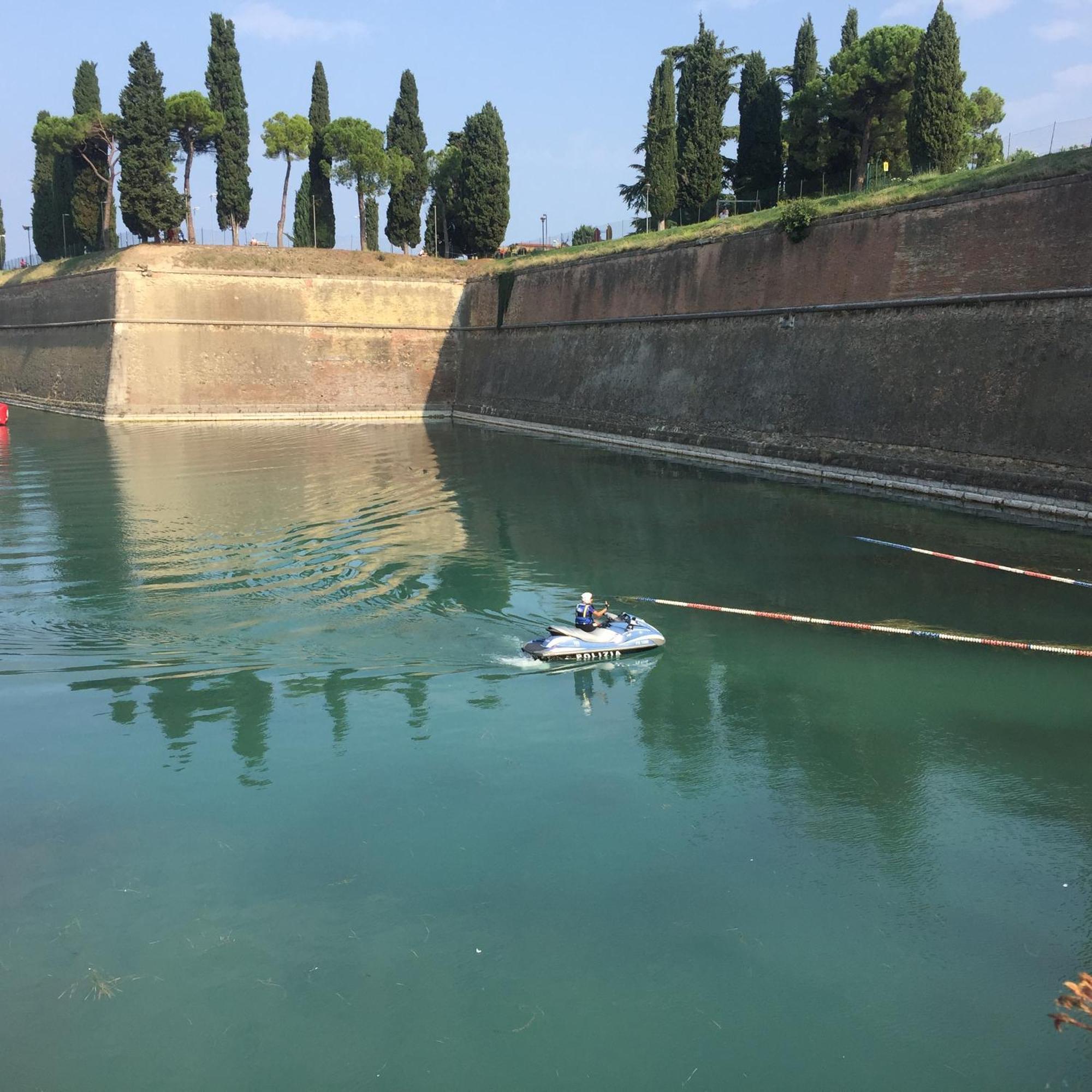 Residenza Giovanni Fronte Lago - Residence Garda Lago Peschiera del Garda Eksteriør billede